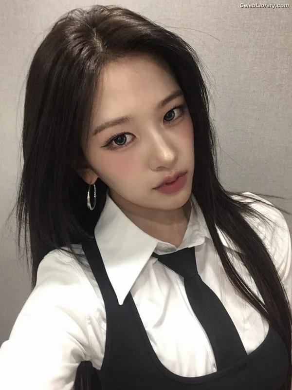 An Yujin photo 19 of 771
