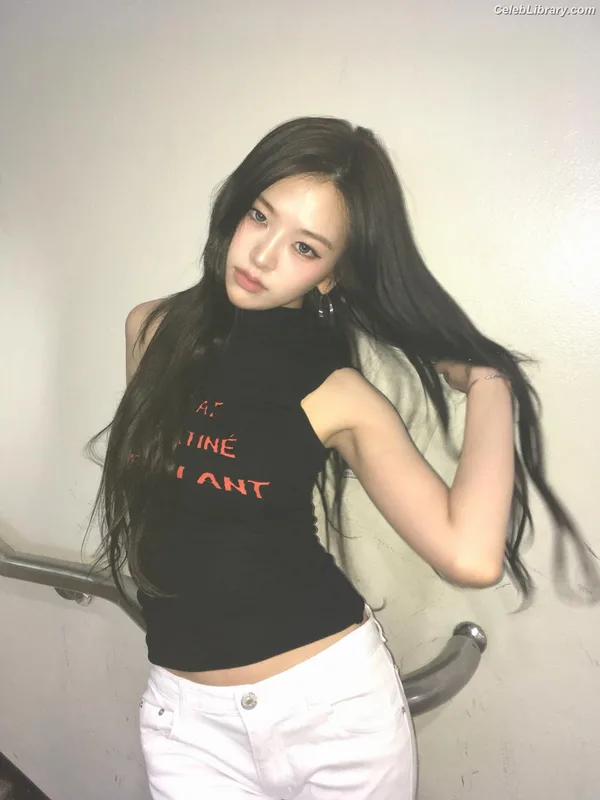 An Yujin photo 23 of 771
