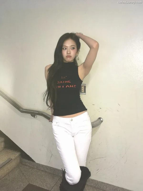 An Yujin photo 24 of 771