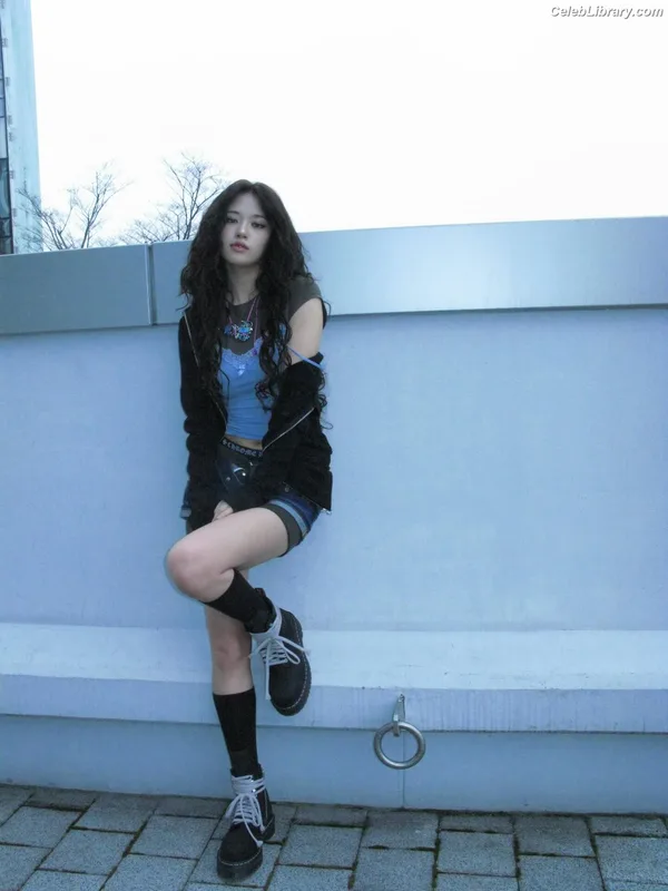 An Yujin photo 3 of 771