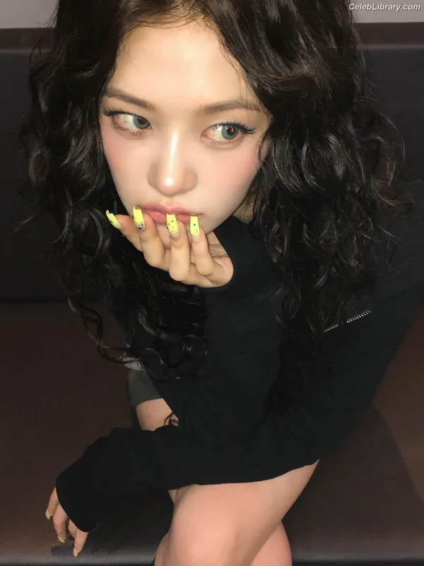 An Yujin photo 10 of 771