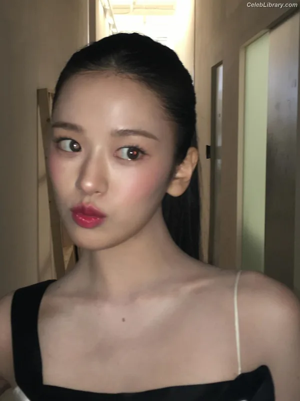 An Yujin photo 22 of 771