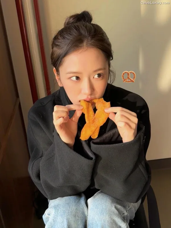 An Yujin photo 8 of 771
