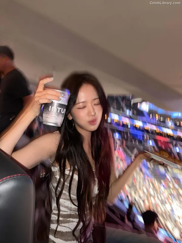 An Yujin photo 17 of 771