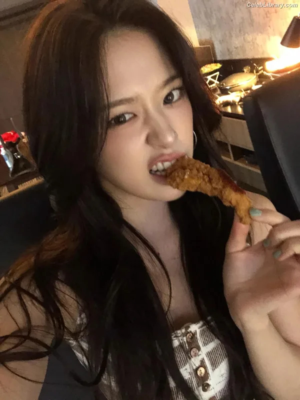 An Yujin photo 18 of 771