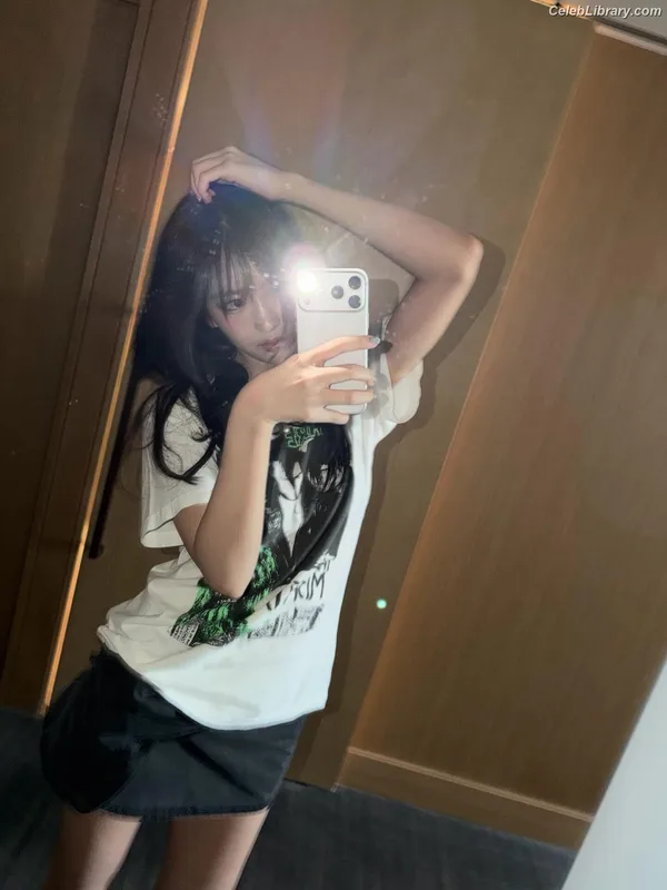 An Yujin photo 2 of 771