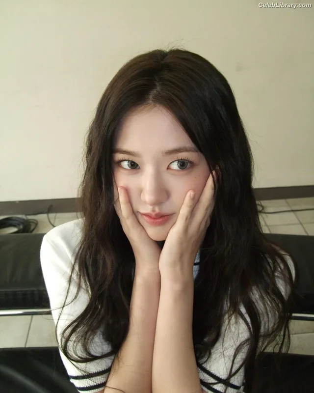 An Yujin photo 13 of 771