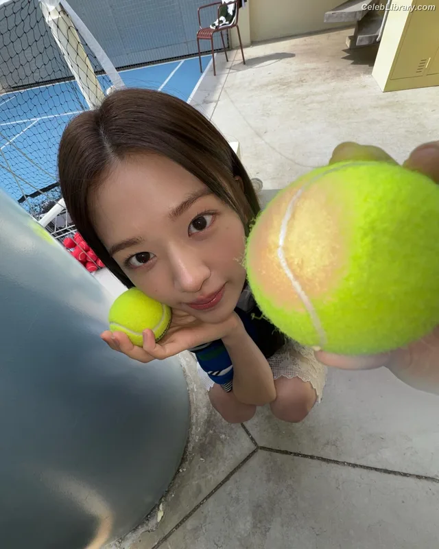 An Yujin photo 20 of 771