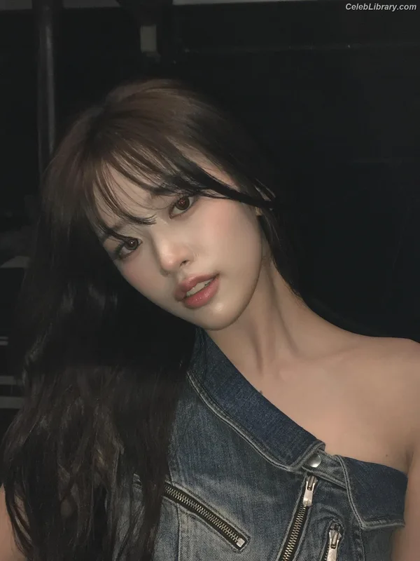An Yujin photo 23 of 771