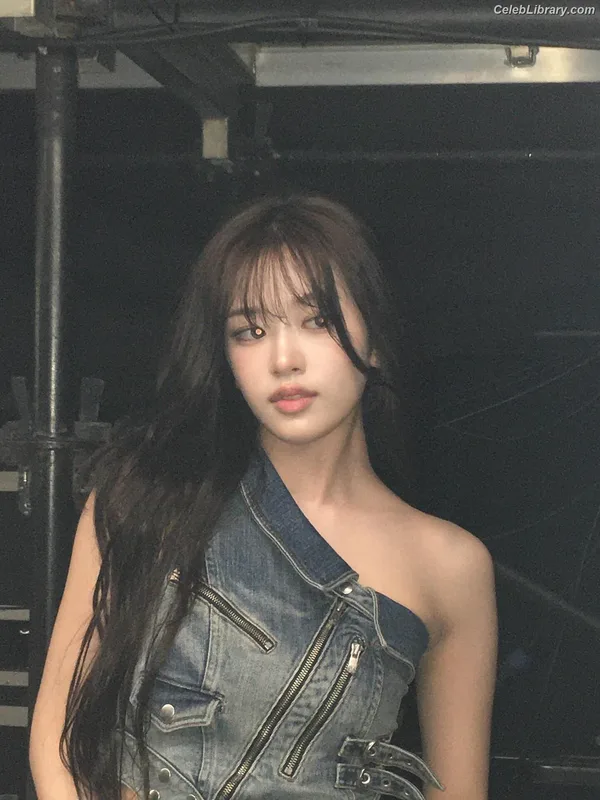 An Yujin photo 24 of 771
