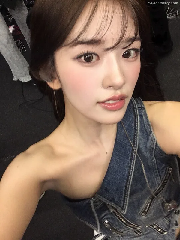 An Yujin photo 3 of 771