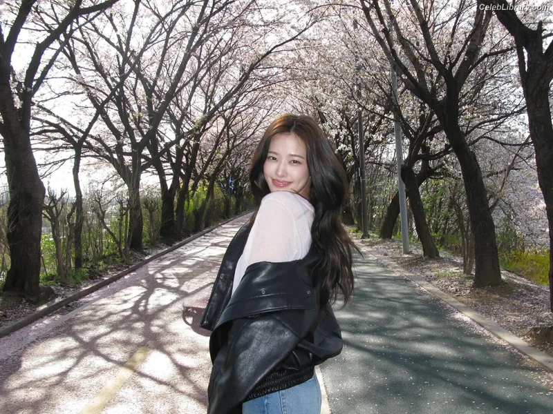 An Yujin photo 5 of 771