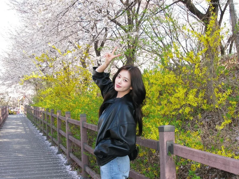 An Yujin photo 9 of 771