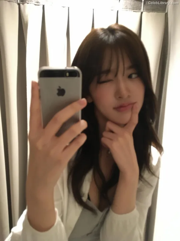 An Yujin photo 17 of 771