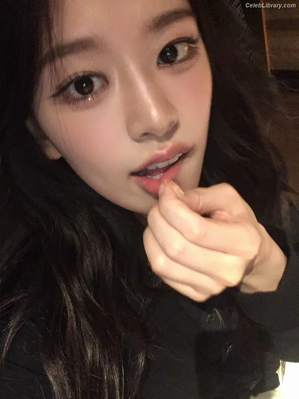 An Yujin photo 7 of 771