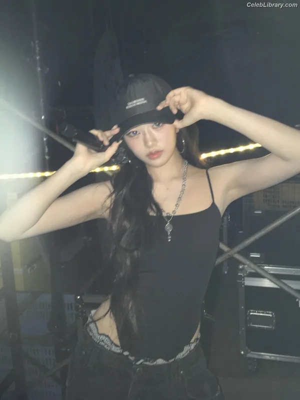 An Yujin photo 3 of 771
