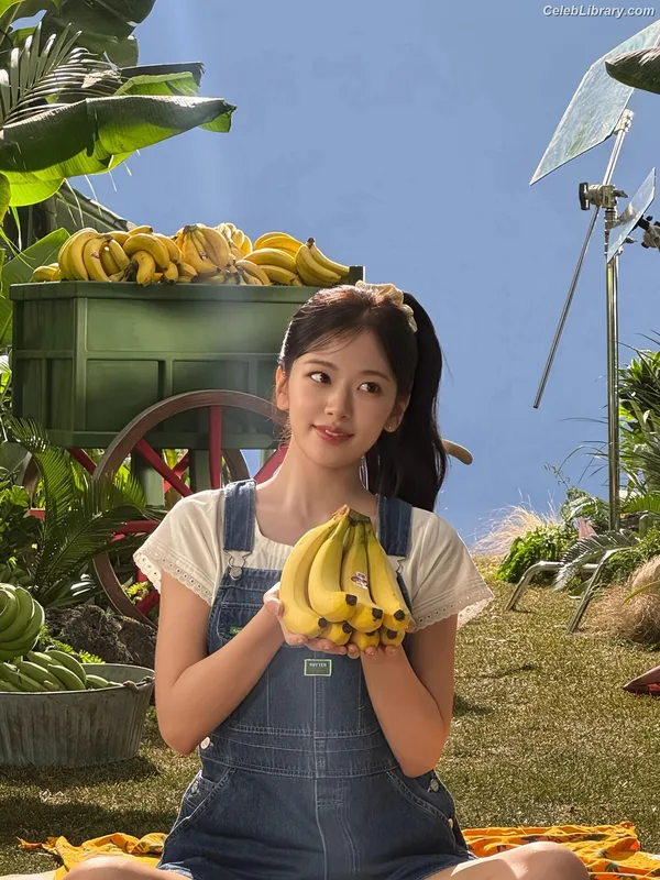 An Yujin photo 5 of 771