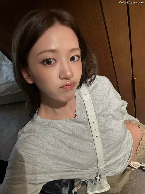 An Yujin photo 18 of 771