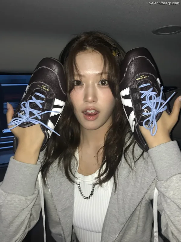 An Yujin photo 4 of 771