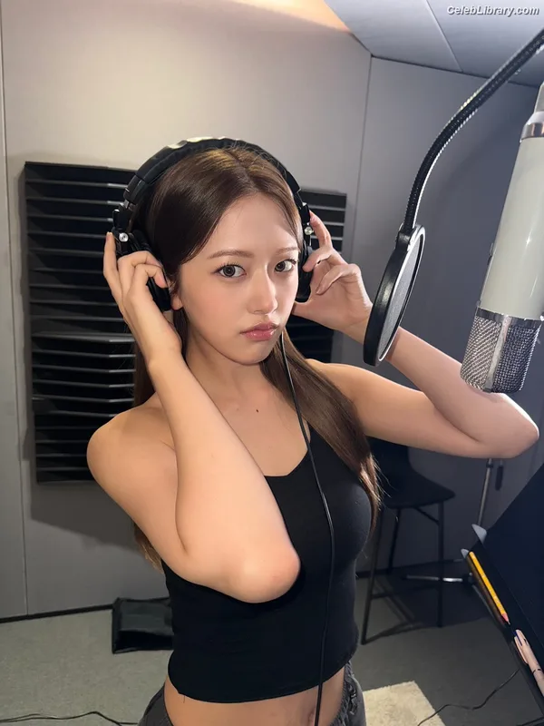 An Yujin photo 6 of 771