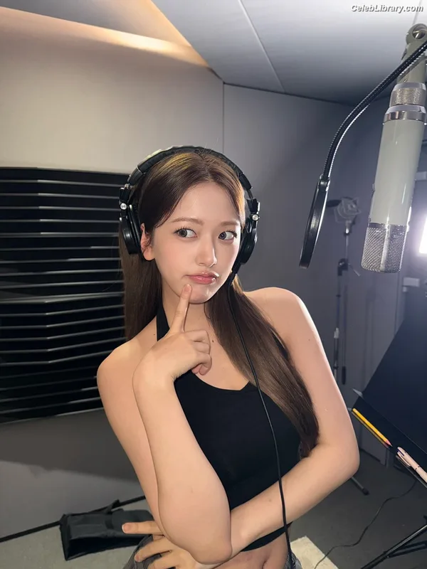 An Yujin photo 7 of 771