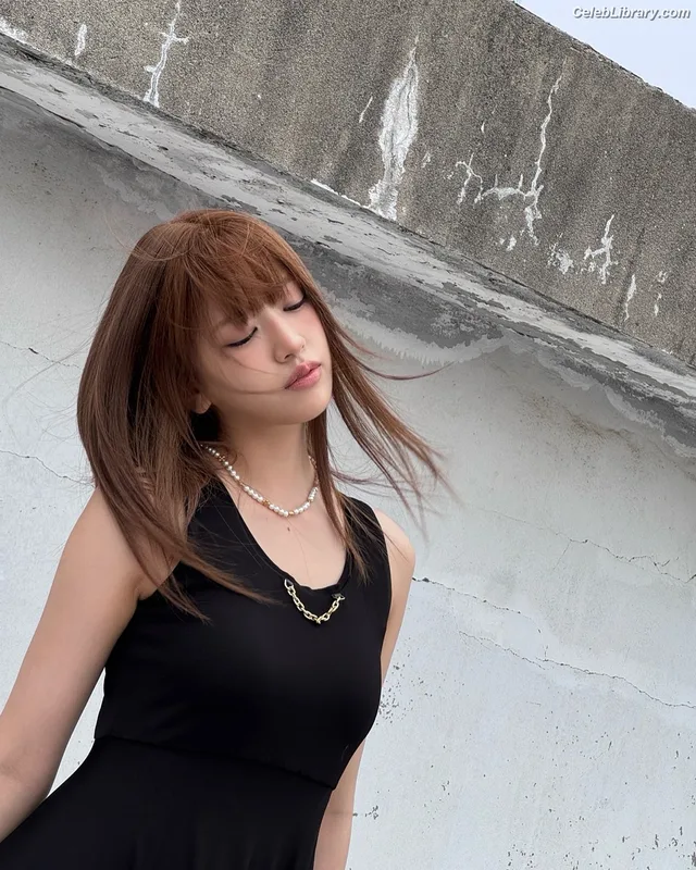 An Yujin photo 1 of 771