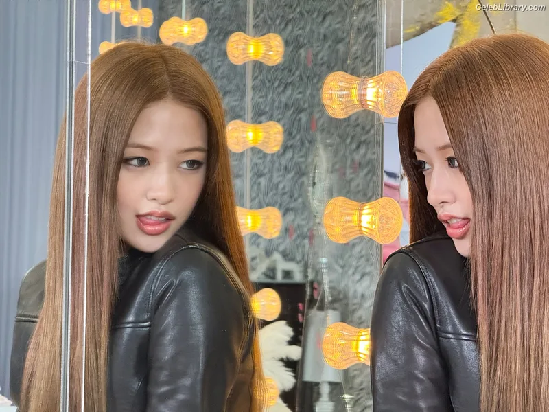 An Yujin photo 4 of 771