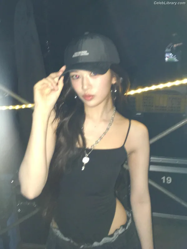 An Yujin photo 11 of 771