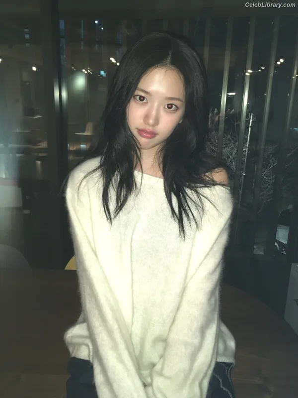 An Yujin photo 16 of 771