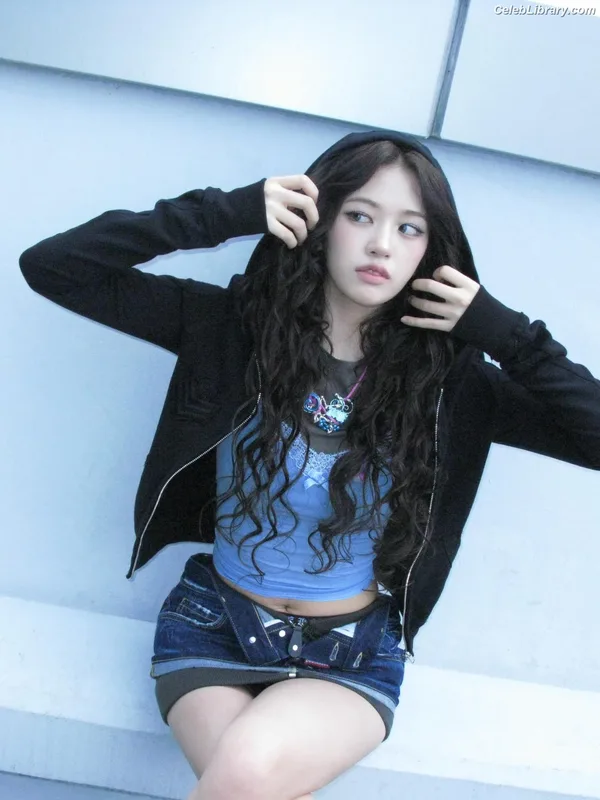 An Yujin photo 17 of 771