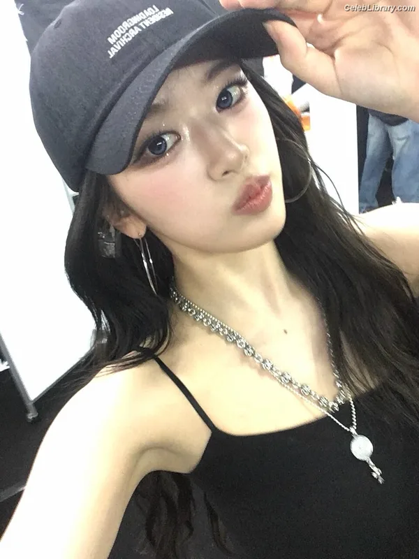 An Yujin photo 20 of 771