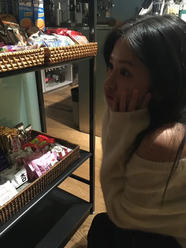 An Yujin photo 8 of 771