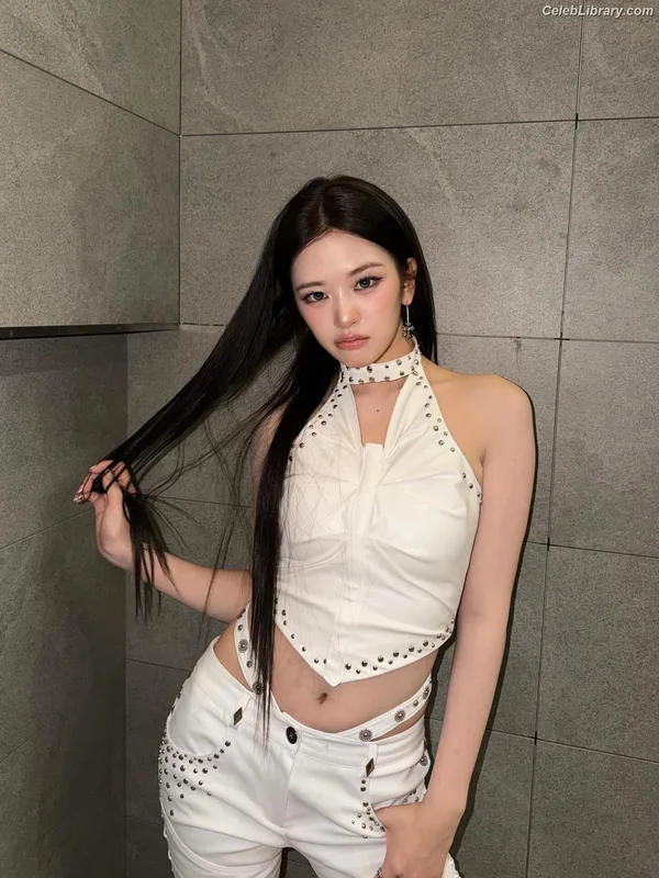 An Yujin photo 12 of 771