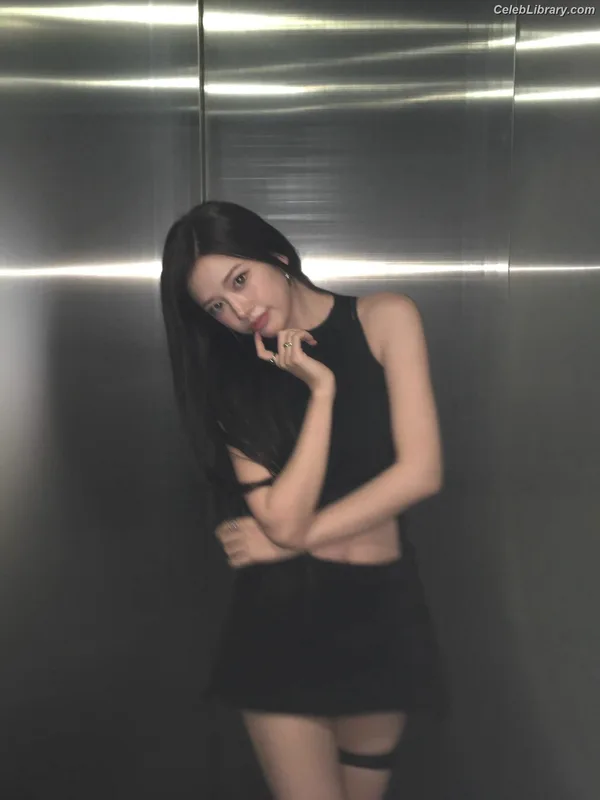 An Yujin photo 17 of 771