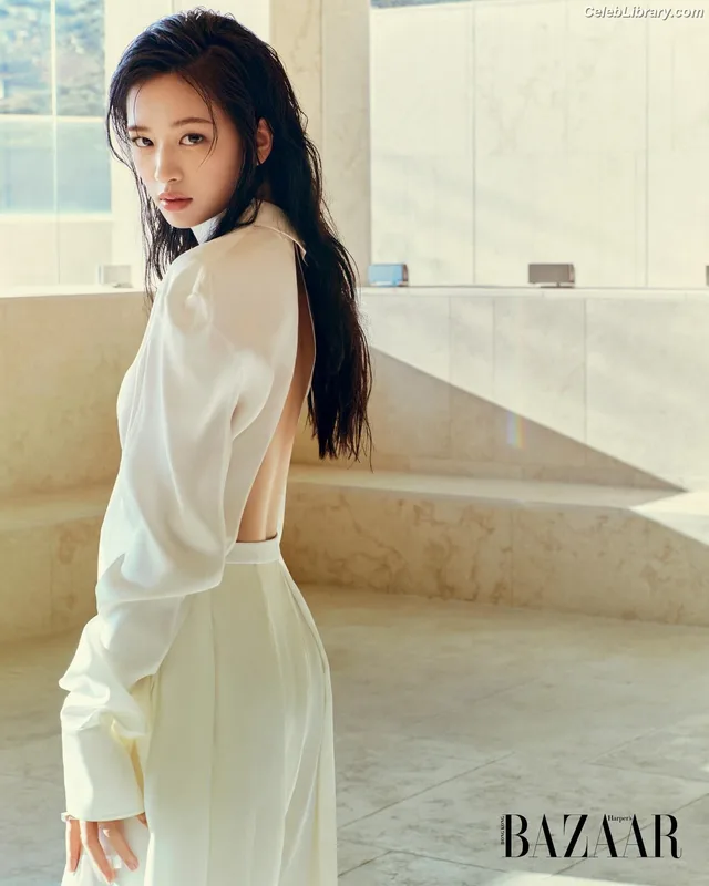 An Yujin photo 20 of 771