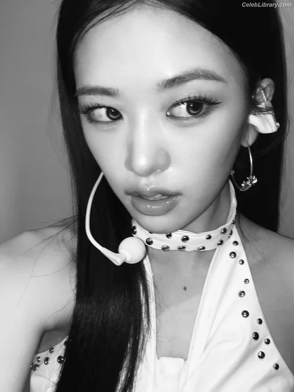 An Yujin photo 24 of 771