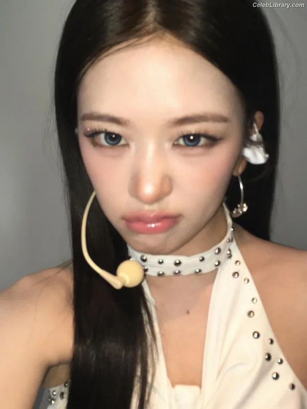 An Yujin photo 4 of 771