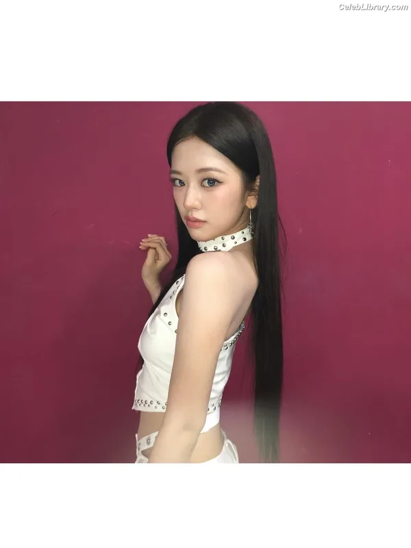 An Yujin photo 5 of 771