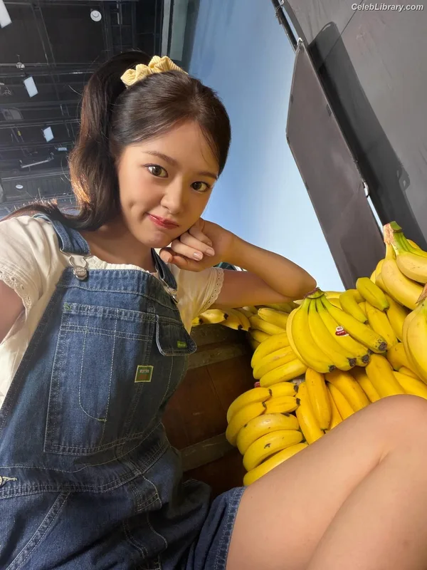 An Yujin photo 6 of 771