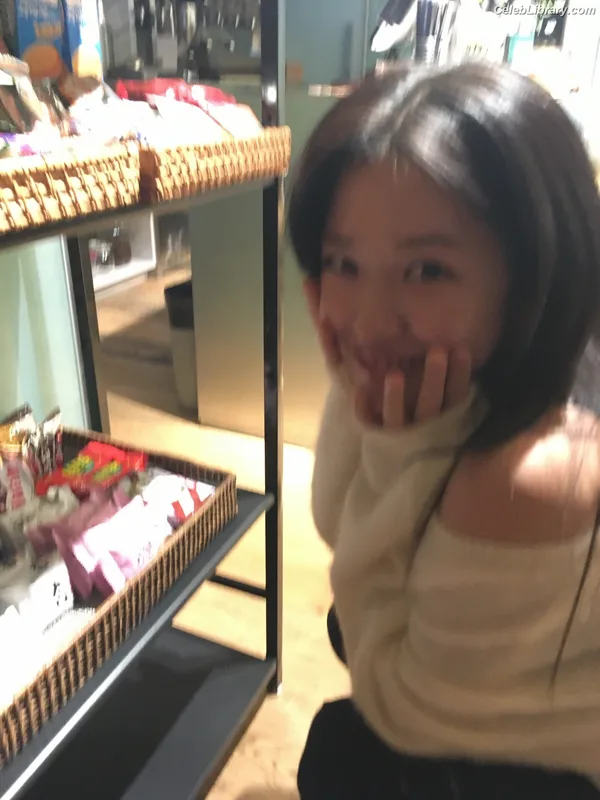 An Yujin photo 21 of 771