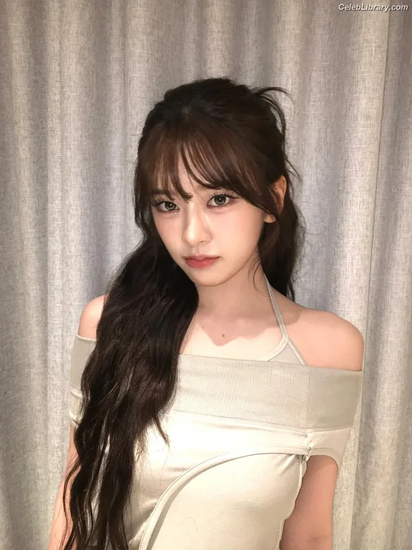 An Yujin photo 14 of 771