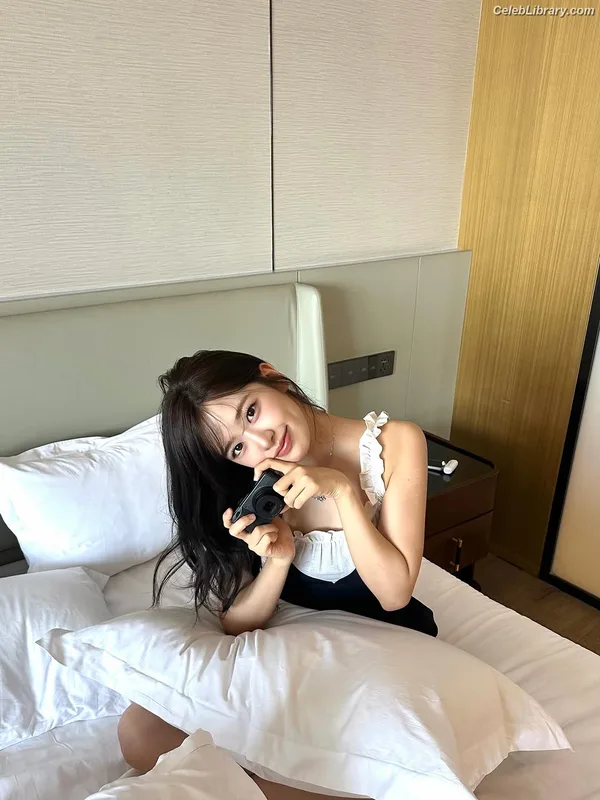 An Yujin photo 4 of 771