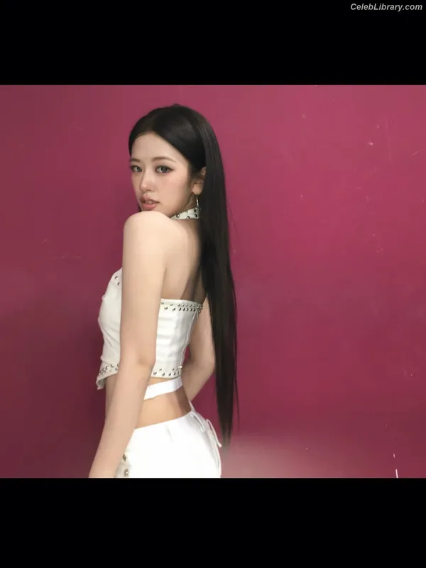 An Yujin photo 14 of 771