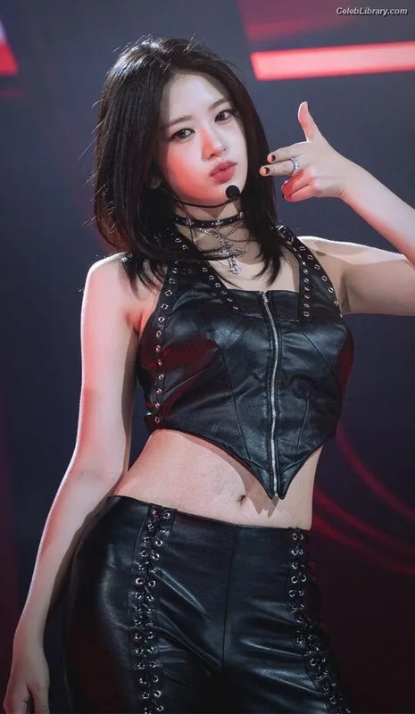 An Yujin photo 24 of 771