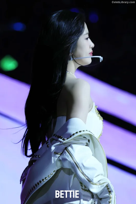 An Yujin photo 8 of 771