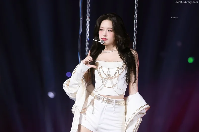 An Yujin photo 18 of 771