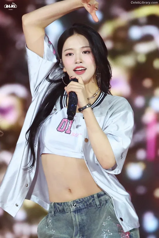An Yujin photo 7 of 771