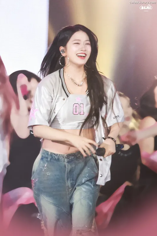 An Yujin photo 9 of 771