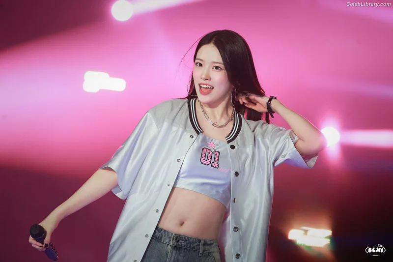 An Yujin photo 12 of 771