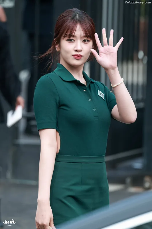 An Yujin photo 14 of 771